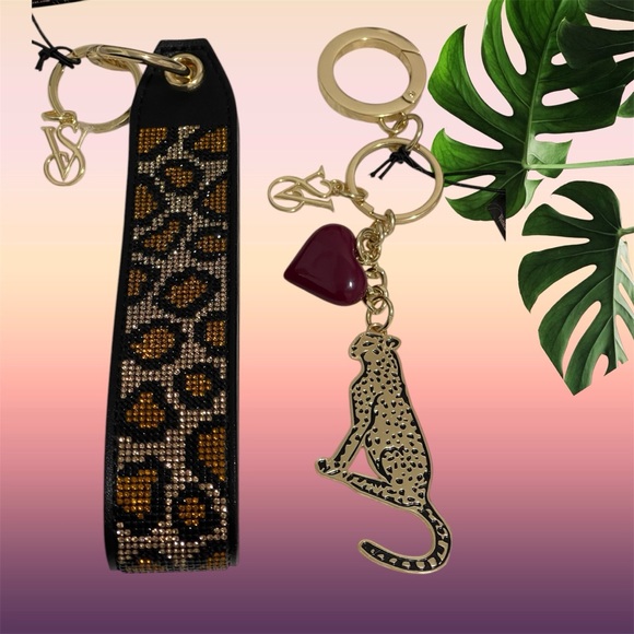 NEW Victoria’s Secret LEOPARD RHINESTONE WRISTLET And KEYCHAIN - Picture 1 of 4